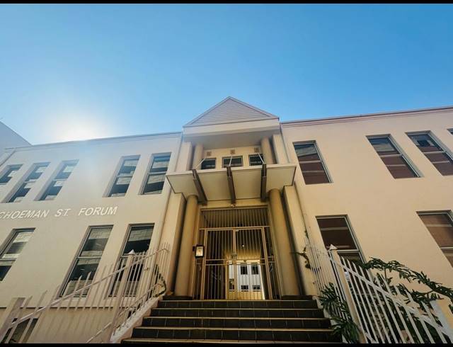 1,800M² BUILDING FOR SALE IN HATFIELD